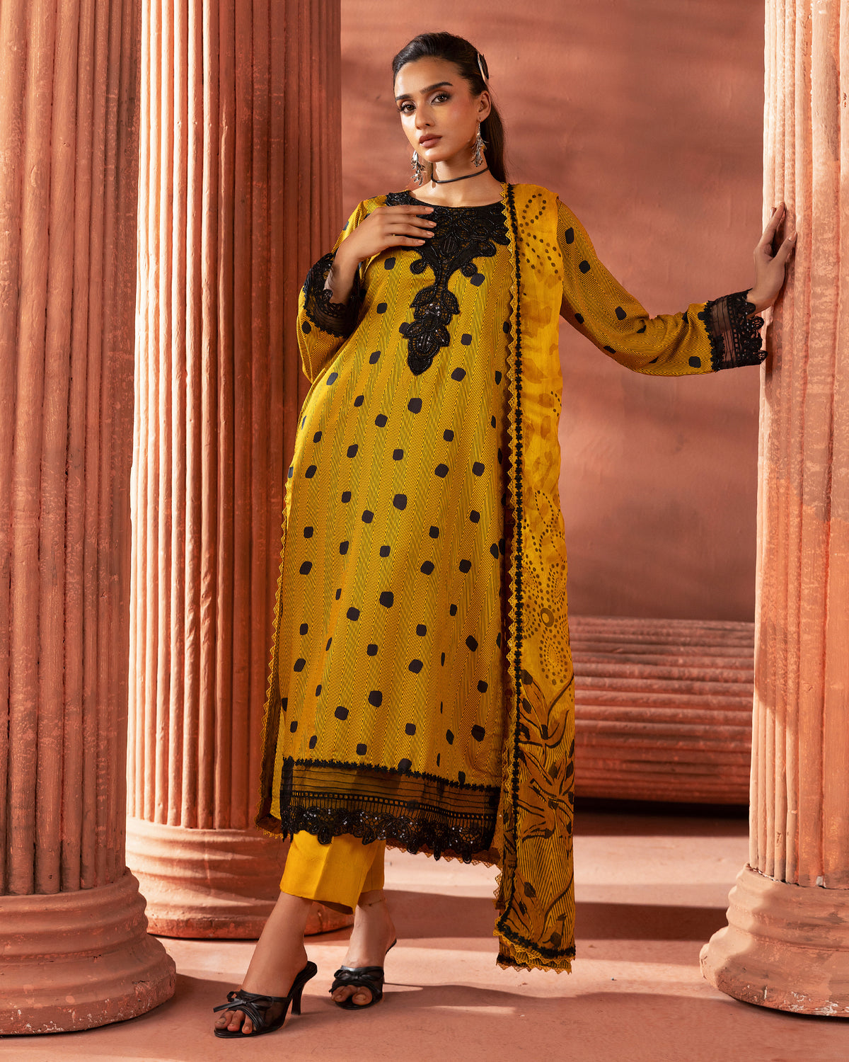 Golden Honeycomb – 3-Piece Unstitched
