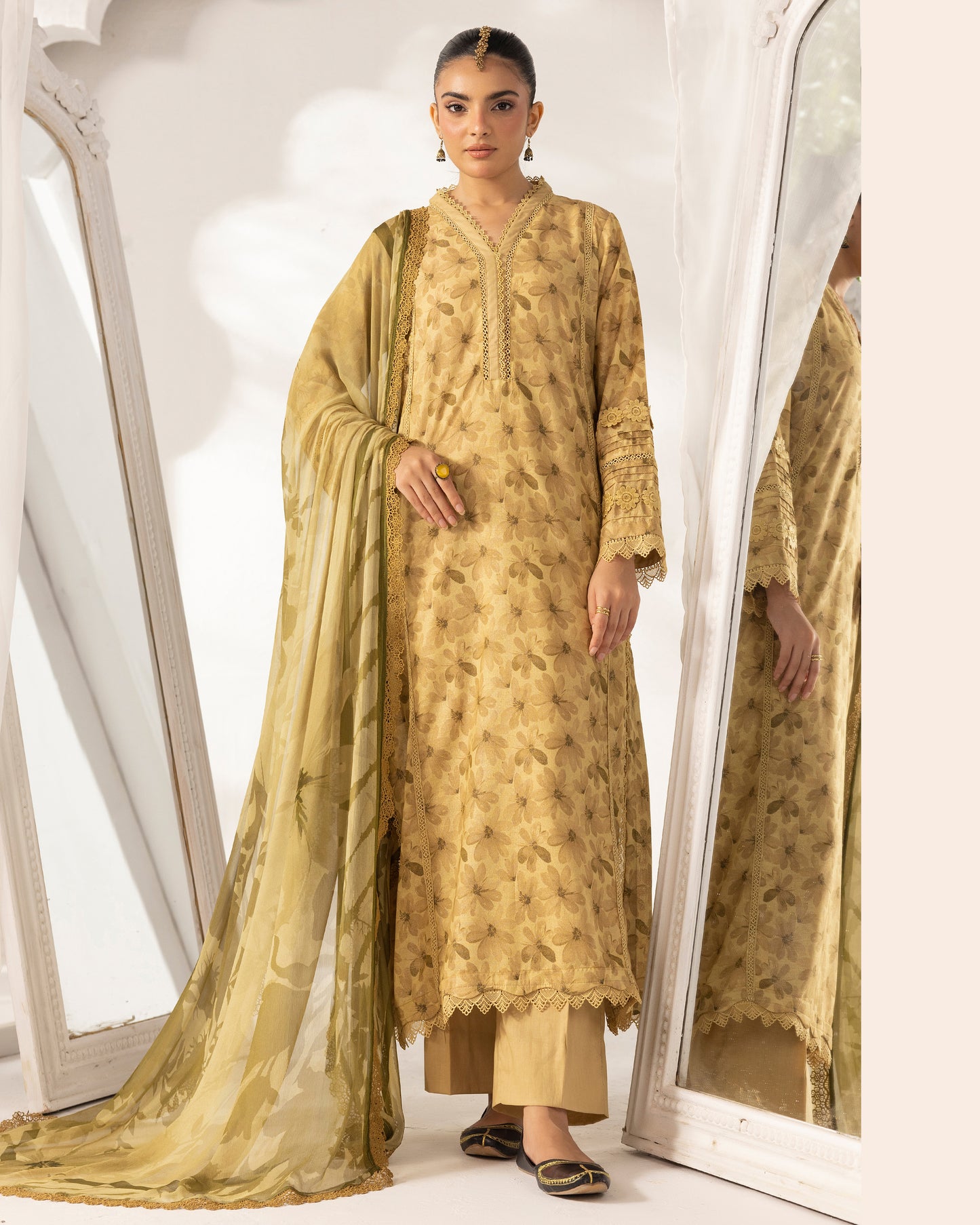 Digital Printed Karandi Shirt With Digital Printed Crinkle Dupatta & Karandi Dyed Trouser