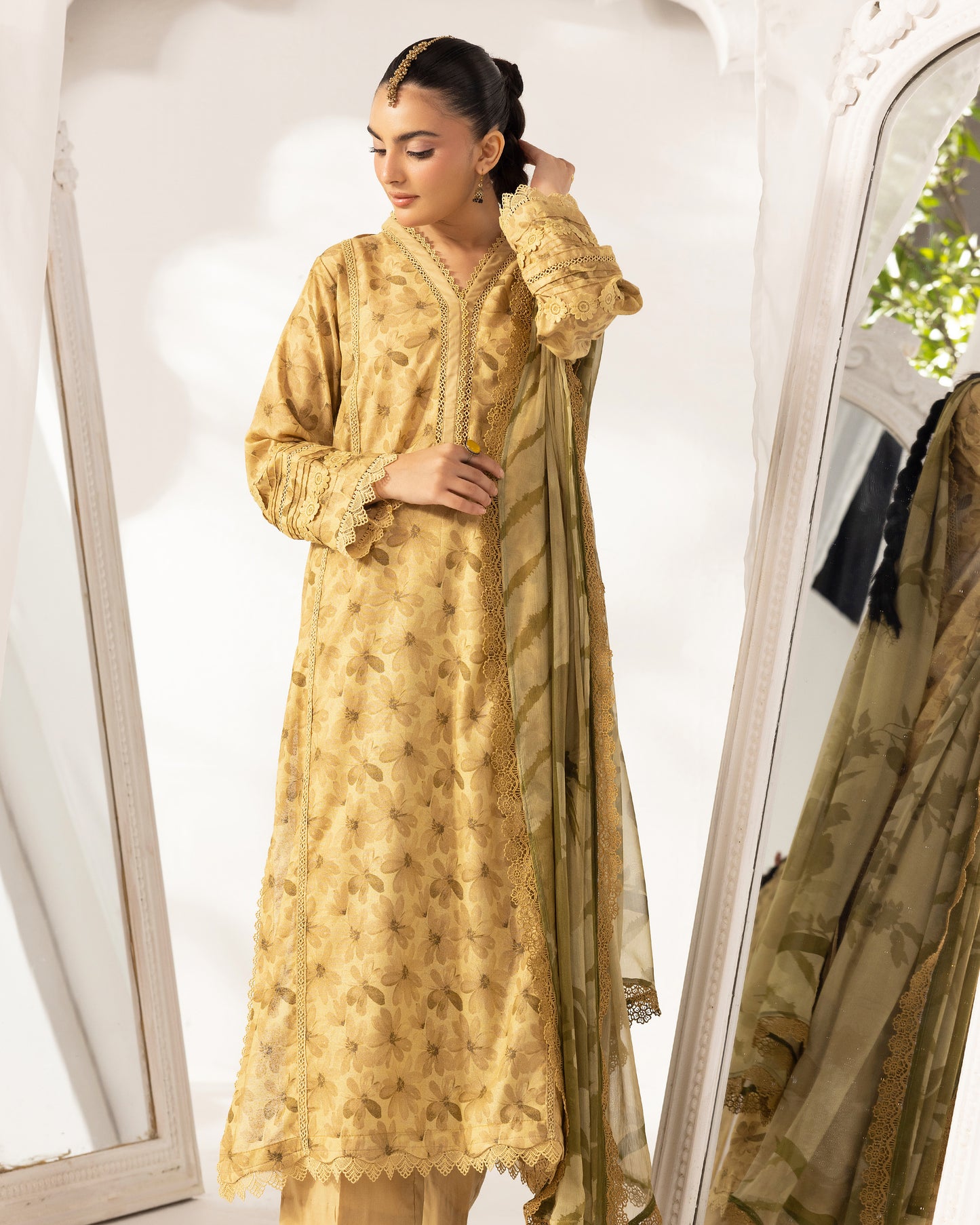 Digital Printed Karandi Shirt With Digital Printed Crinkle Dupatta & Karandi Dyed Trouser