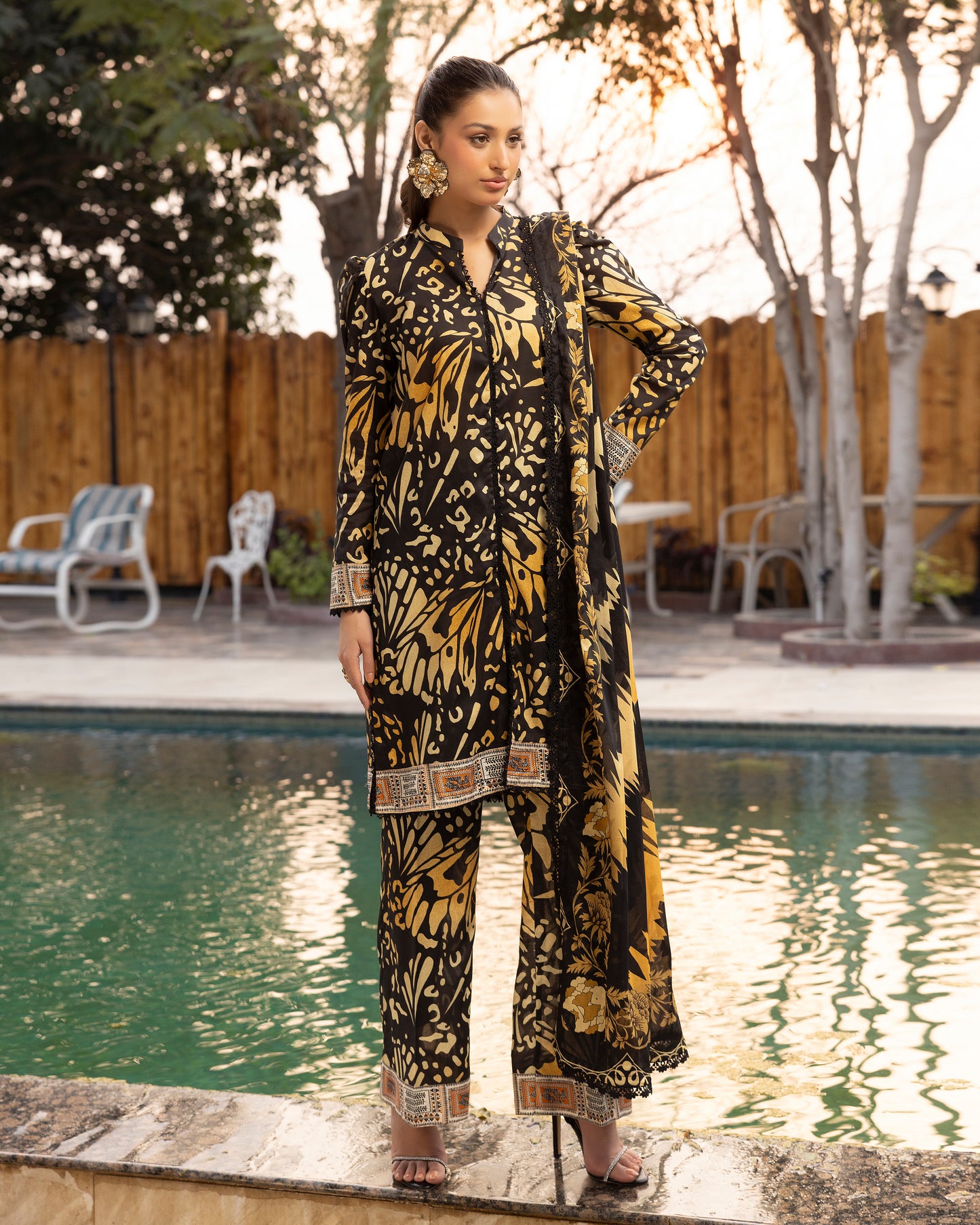 Gilded Onyx - 3 Piece Unstitch