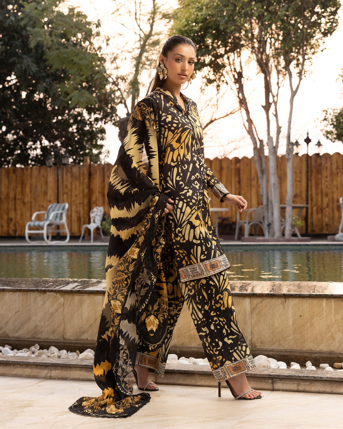 Gilded Onyx - 3 Piece Unstitch