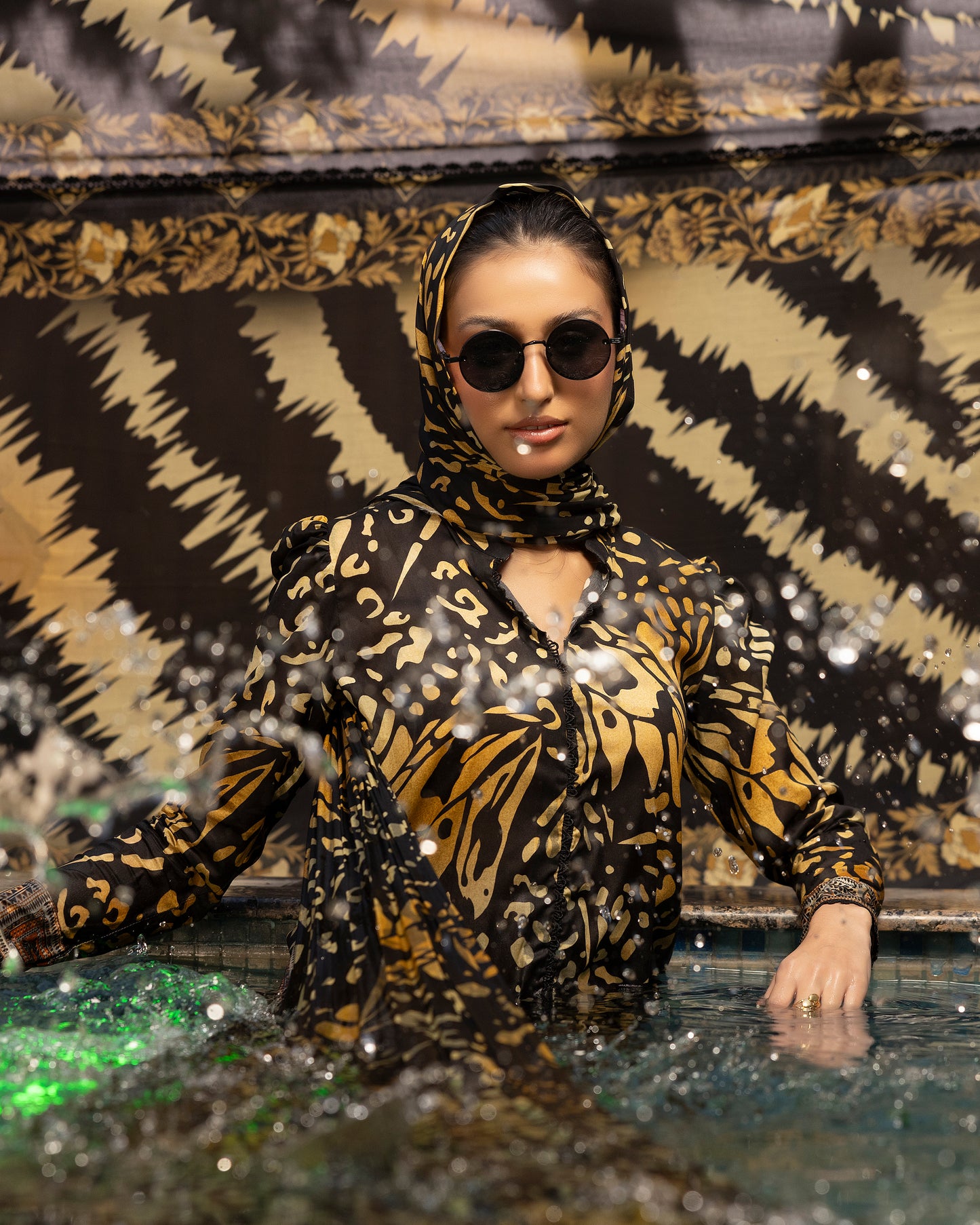 Gilded Onyx - 3 Piece Unstitch